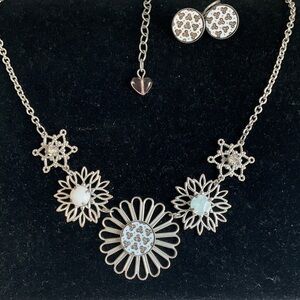 Authentic Sabika Keepsakes Necklace and Earring Set Swarovski S17